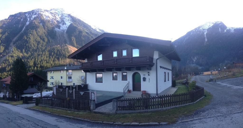 Landhaus Vier Jahreszeiten Krimml Bilik gambar